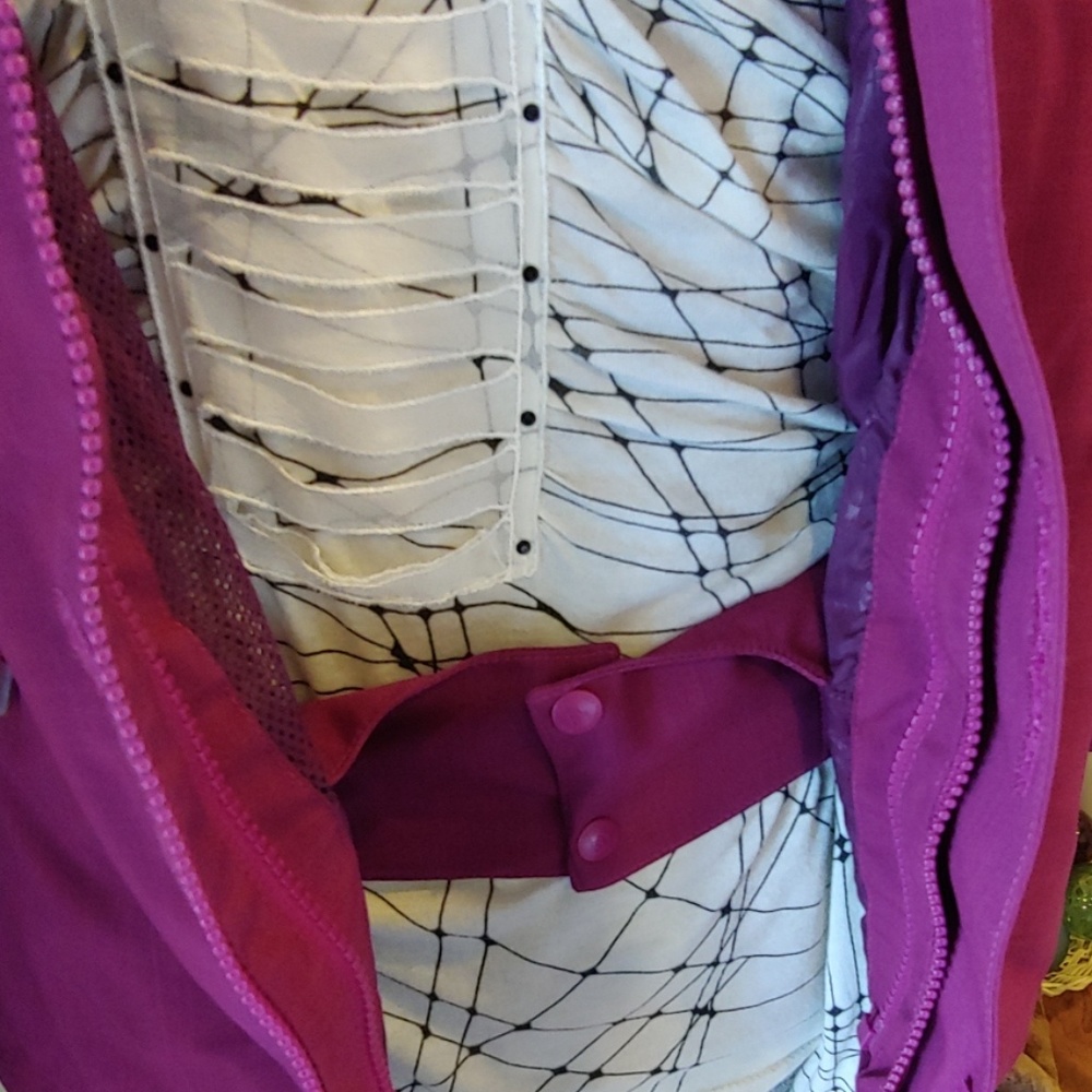 The North Face like new, size medium - Picture 7 of 8